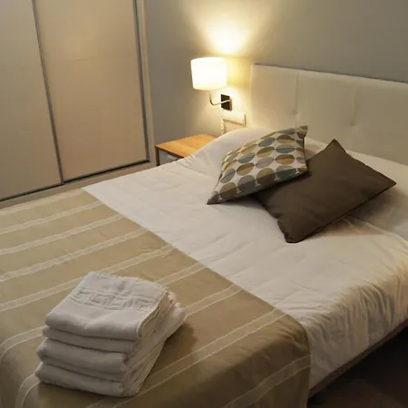 Apartamenticos Plaza Del Pilar I